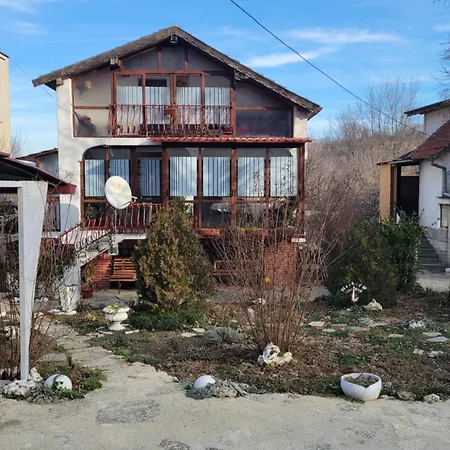 Reni Holiday home