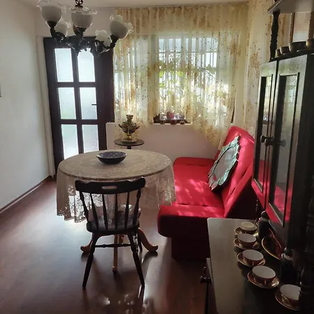 Reni Holiday home